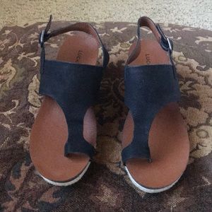 Lucky brand suede big toe sandals